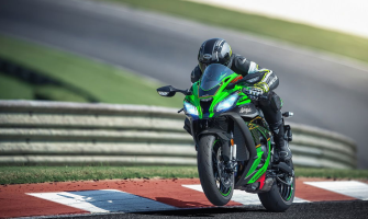 ENGINE OIL FOR MANUAL TRANSMISSION VEHICLES - THE OPTIMAL CHOICE FROM HA PHUONG